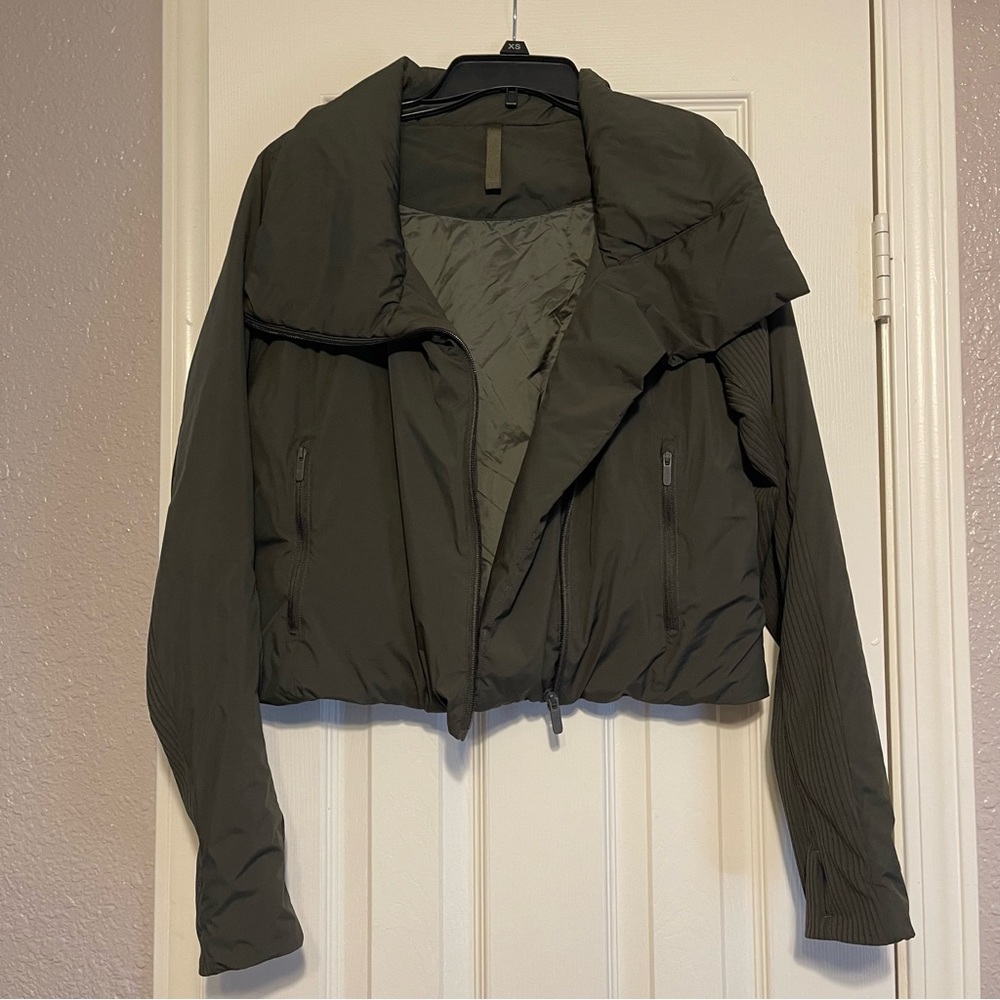 Lululemon sleek city jacket